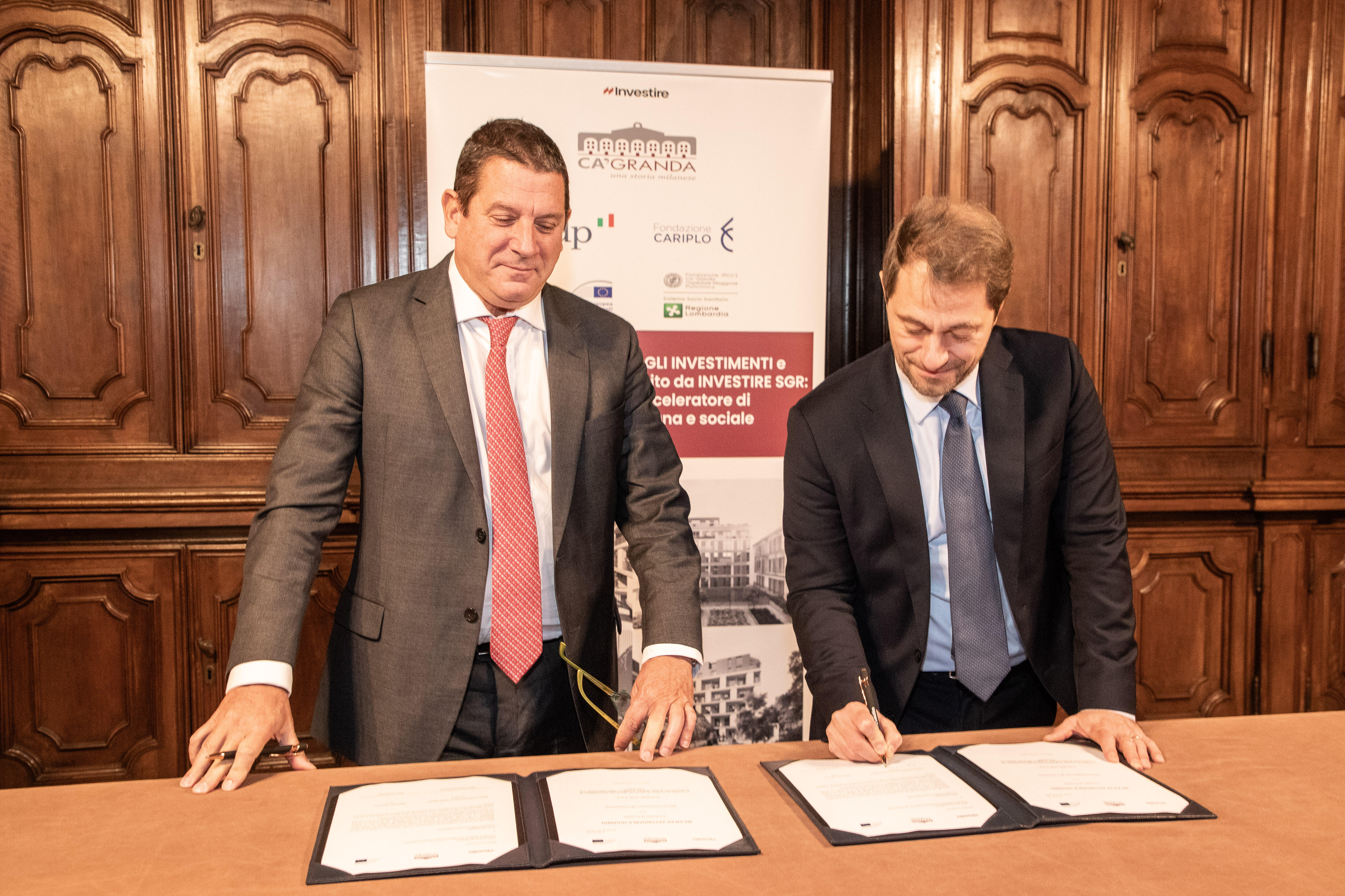 Firma Contratto Badot Valentino